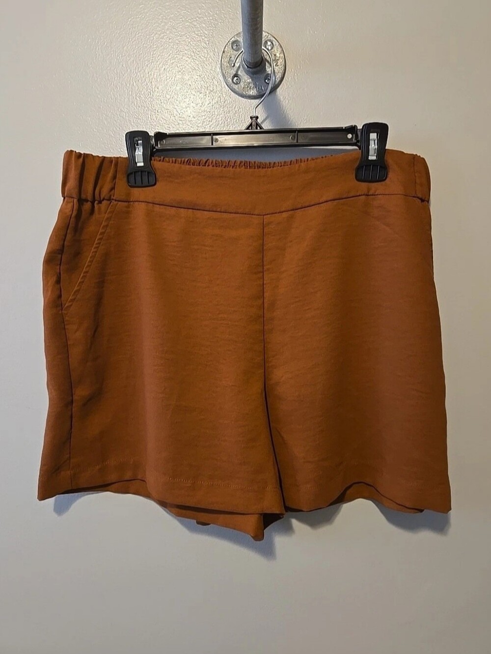 Nine West Women's Elastic Waist Shorts  Pockets. Brown/Burnt Orange Sz. L